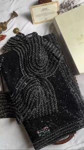 Sari de red suave de alta demanda con adornos de lentejuelas Distribuidores Elección Sari de red suave atemporal Impresionante detalle de lentejuelas - Product Image 4