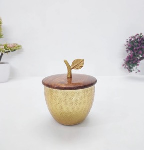 Bol à dattes arabes rond de forme personnalisée en métal écologique fait à la main de qualité supérieure avec couvercle et plateau en bois - Product Image 5