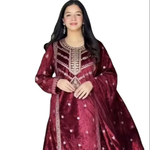 Hilos y bordados de terciopelo de viscosa India listos para usar, ropa Salwar Kameez, exportación y fabricación para mujeres - Product Image 1