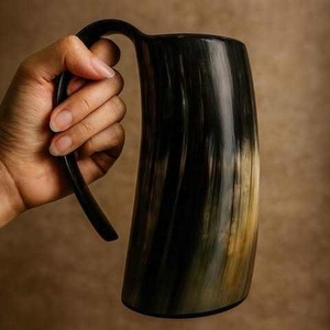 Mug en corne de buffle fait main, forme naturelle, poli, durable, objet d'art antique, objet de collection - Product Image 1
