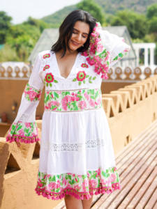 Vestido Midi Bohemio Blanco para Mujer con Estampado Floral, Borlas y Paneles de Encaje, Atuendo Casual Ligero de Verano para Mujer Blanco - Product Image 4