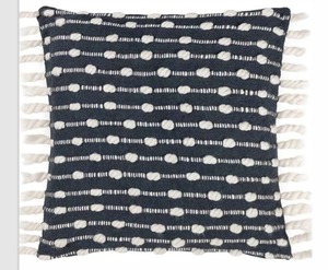 HMS Coussin décoratif portable de 20 pouces en laine et simili cuir, motif géométrique, ivoire et anthracite - Product Image 6