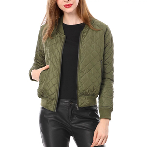 Chaqueta bomber recortada personalizada para mujer, estilo de escuela secundaria, Letterman, servicio OEM ODM, fabricante de chaqueta bomber corta para mujer - Product Image 3
