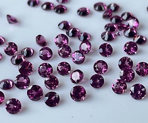 Vente en gros de grenat rhodolite rose naturel taille ronde 2.5mm grenat rhodolite rose à facettes en vrac pierre précieuse de qualité supérieure - Product Image 5