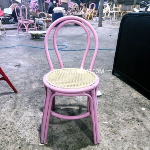 Sillas Infantiles de Ratán Hechas a Mano, Diseño Personalizado para Eventos de Alquiler, Decoración para Recepciones de Bodas, Fabricante Mayorista - Product Image 1