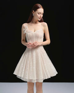 Robe de soirée courte scintillante à paillettes ornée de bretelles spaghetti Robe élégante et féminine fabriquée au Vietnam - Product Image 1