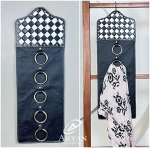 Organisateur d'écharpes en cuir de vachette à motif à carreaux de qualité supérieure 2026, accessoire de mode rustique avec anneau métallique, décoration murale - Product Image 1