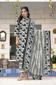 Kurta décontractée pour femme en coton indien et pakistanais, coupe ample, brodée, style Leheriya, longueur au sol, avec manches trois-quarts, provenant d'Inde - Product Image 5