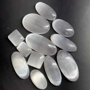 Cabochon de sélénite naturelle de qualité AAA pierre précieuse de jaspe vert en vrac de haute qualité pour mélange de bijoux taille libre - Product Image 1