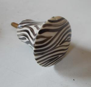 Handcrafted Resin Cabinet Knob with Artistic Brass Detailing for Drawer Pulls Kitchen Furniture <b>Cupboards</b> and Wardrobe Doors - Product Image 6