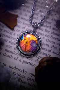 Collier pendentif délicat en argent avec Labradorite Spectrolite violet orange en argent Bijoux en cristal faits à la main pour elle - Product Image 2