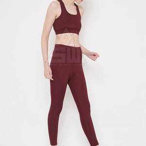 Ensemble de yoga grande taille réversible solide de meilleure qualité pour femmes vêtements de sport respirants et écologiques fabriqués au Pakistan - Product Image 5