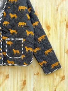 เสื้อแจ็กเก็ตแบบถักสำหรับผู้หญิงลายดอกไม้ผ้าฝ้ายระบายอากาศได้ดีมีกระดุมสำหรับทุกฤดูกาล - Product Image 4