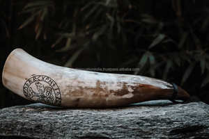 Artesanías naturales hechas a mano personalizadas Stein de cuerno para beber pulido con estilo para entusiastas de la cerveza y el hidromiel - Product Image 2