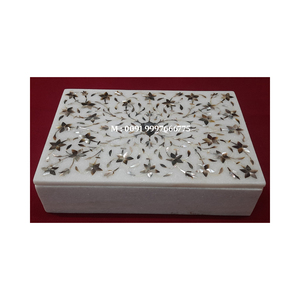 Boîte à bijoux rectangulaire en marbre blanc naturel avec incrustation de nacre noire, design floral fait à la main, utilisée pour la maison et le bureau - Product Image 2