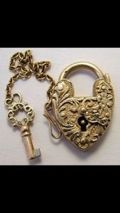 TQC Eco-Friendly Camel Shaped Brass <b>Padlock</b> with Two Keys Polished Finish High Quality Handmade Japandi Design Outdoor Use - Product Image 2