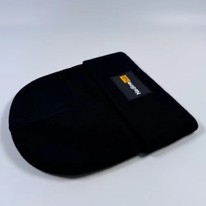 Nouveauté Tuques unies tricotées de haute qualité Bonnets d'hiver personnalisés avec écusson en caoutchouc Insigne unisexe en PVC acrylique Casquettes tête de mort - Product Image 3