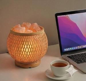 Lampe en sel de l'Himalaya fait à la main, panier en bambou naturel, purificateur d'air pour une ambiance apaisante, veilleuse pour la maison - Product Image 3