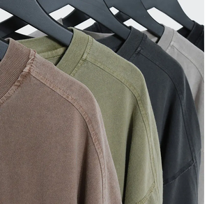 T-shirt unisexe en coton lourd uni, personnalisable avec logo, manches courtes, style streetwear - Product Image 2