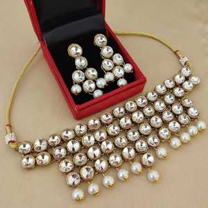 สร้อยคอโชคเกอร์ Kundan คุณภาพพรีเมี่ยมพร้อมต่างหูที่สวยงามทั้งคู่สวมใส่ได้ทั้งแบบชนเผ่าและทันสมัยเหมาะสำหรับใส่ไปงานปาร์ตี้ - Product Image 2