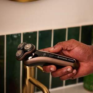 Afeitadora Eléctrica Rotativa USB con Sistema de Corte Híbrido, Recortadora de Precisión para Uso en Seco/Húmedo, Cuchillas Flexibles, Cabezal Pivotante, Modo Turbo, IPX7, para Uso en Autocaravanas - Product Image 6