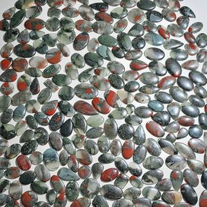 Cabujón de jaspe de sangre africana Natural de grado AAA, piedra preciosa de jaspe verde de alta calidad, formas mixtas, piedra suelta para la fabricación de joyas - Product Image 1