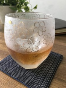 Verrerie de qualité supérieure fabriquée au Japon, parfaite pour les cadeaux pour la maison et l'hôtel Ensembles de deux paires de verres de roche Sakura de qualité supérieure - Product Image 3