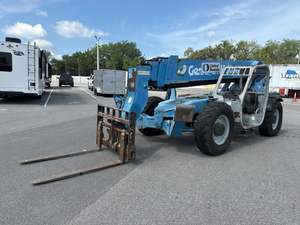 2013 GTH-1056 Used Telehandler Heavy Lifting Equipment Wholesale for Sale - Product Image 3