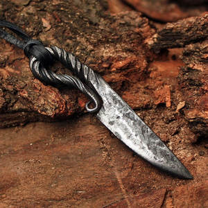 Colgantes de cuchillo de acero al carbono hechos a medida más vendidos, precio al por mayor, dijes de joyería de acero inoxidable y piedra - Product Image 4