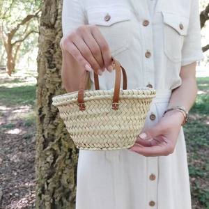 Panier en macramé de style sac à main, sac fait à la main pour le transport quotidien, les fêtes, les sorties à la plage, accessoire élégant pour la maison et les voyages en provenance d'Inde - Product Image 3