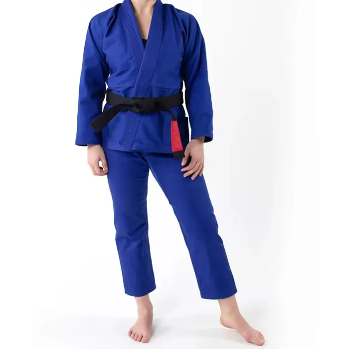 Fabrication professionnelle Logo personnalisé couleur bleue Judo uniforme Kimono Jiu-Jitsu Gi Bjj Gi personnalisé Judo uniforme avec ceinture noire