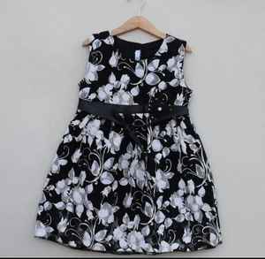 เสื้อยืดแขนสั้นพิมพ์ลายดอกไม้เด็กผู้หญิงตัวเล็ก2ชิ้นและกางเกงขาสั้นวันหยุด - Product Image 5