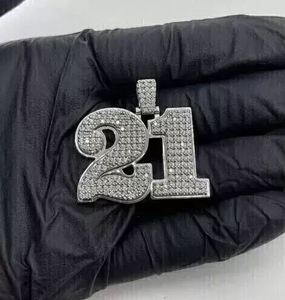 Colgante de moissanita real de corte redondo de 3,10 quilates chapado en oro blanco de 14 quilates con colgante o amuleto de diamantes con número personalizable para fiestas - Product Image 4