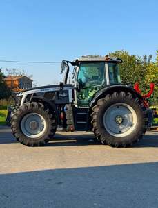 Tracteur Massey Ferguson série 2800M à quatre roues motrices. - Product Image 5