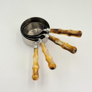 Tazas Medidoras de Acero Inoxidable Brillante con Asas de Resina, Utensilios de Cocina Duraderos para Cocinar y Hornear - Product Image 3