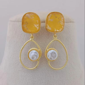 Pearl Bloom Lujoso Chandbails Stud Pendientes Conjunto Único Latón Pesado Diseño Étnico Personalizable Producto a Granel Joyería de Moda - Product Image 4