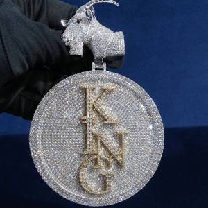 Pendentif médaillon Iced KING en moissanite 25 carats avec attache en forme de chèvre, bijoux de luxe Hip Hop, en argent sterling (Argent/Or rose/Or) - Product Image 4