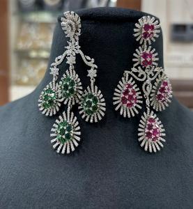 Diseñador de excelente calidad Zircon Silver Tone Pendientes Modern Wear Stones Look for Party Wedding Function Wear Collection para mujeres - Product Image 2