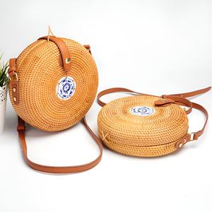 Sac à main en rotin tressé à la main avec bandoulière en cuir, accessoire de mode économique pour femme - Product Image 5