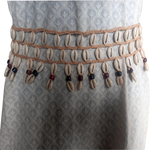 Cinturón de cuentas de moda para mujer con hebilla occidental blanca Logotipo OEM Tela de concha de algodón Embalaje Tamaño del Reino Unido Disponible Colores blanco y negro - Product Image 4