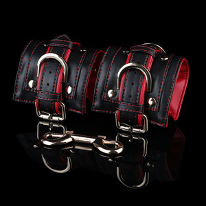 新しいデザイン安全パッド入りロック手首拘束力ソフトレザーBDSMリストカフスロックバックル付き大人用 - Product Image 4