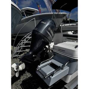 Robalo R160 2025 Nuevo Material de Casco de Fibra de Vidrio (FRP) - Product Image 3