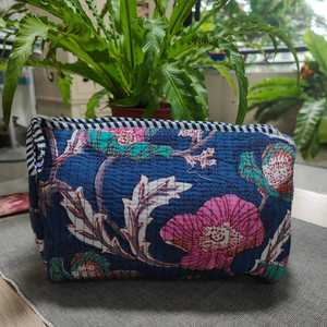Bolsa de cosméticos de algodón con estampado de bloque de mano acolchada india, Neceser de maquillaje, estuche de accesorios, bolsa de viaje para mujer, Kantha hecha a mano - Product Image 3