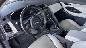 Jaguar E-PACE P250 SE AWD Plus 2020 Usado en Buen Estado, Sin Accidentes, Volante a la Izquierda/Derecha - Product Image 2
