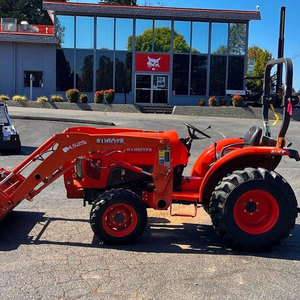 Nouveau tracteur A-1 Automotive L3301 4x4, moteur diesel 4 cylindres, comprend chargeur frontal, boîte de vitesses, pompe, tondeuse, garantie de 6 mois - Product Image 3