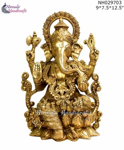 Estatua de Ganesha Sentado Hecha a Mano con Acabado en Latón de Nirmala Handicrafts, Decoración para el Hogar o Templo, Bendición Dorada, Vinayaka, Dios Hindú Ganesha - Product Image 1