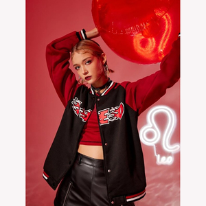 Veste universitaire personnalisée pour femmes grandes tailles avec logo, vestes Letterman en gros avec doublure en laine, tissu imprimé, style universitaire - Product Image 6