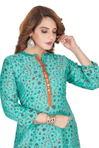 Venta al por mayor, conjunto de Kurta estampado cómodo para mujer con diseños intrincados y ajuste relajado a la venta a los mejores precios - Product Image 5