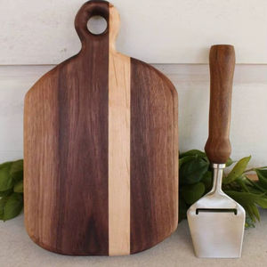 Planche à découper en bois simple pour un usage domestique quotidien offrant un entretien facile et une utilité fiable et durable - Product Image 1