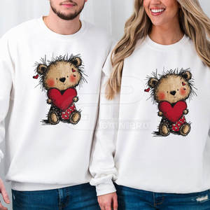 Sudadera con capucha Forever Valentine, elegante y cálida, diseñada para la temporada romántica, uso informal y regalos - Product Image 5